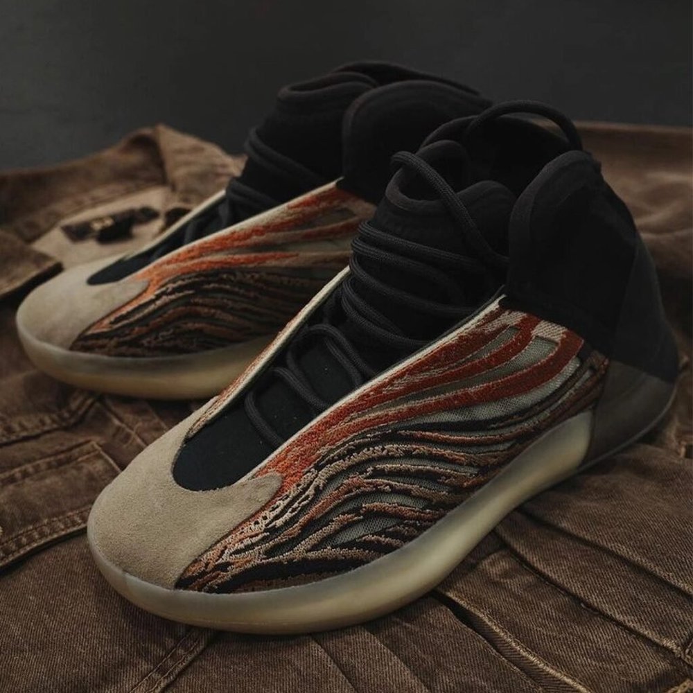 Yeezy QNTM - Flash Orange